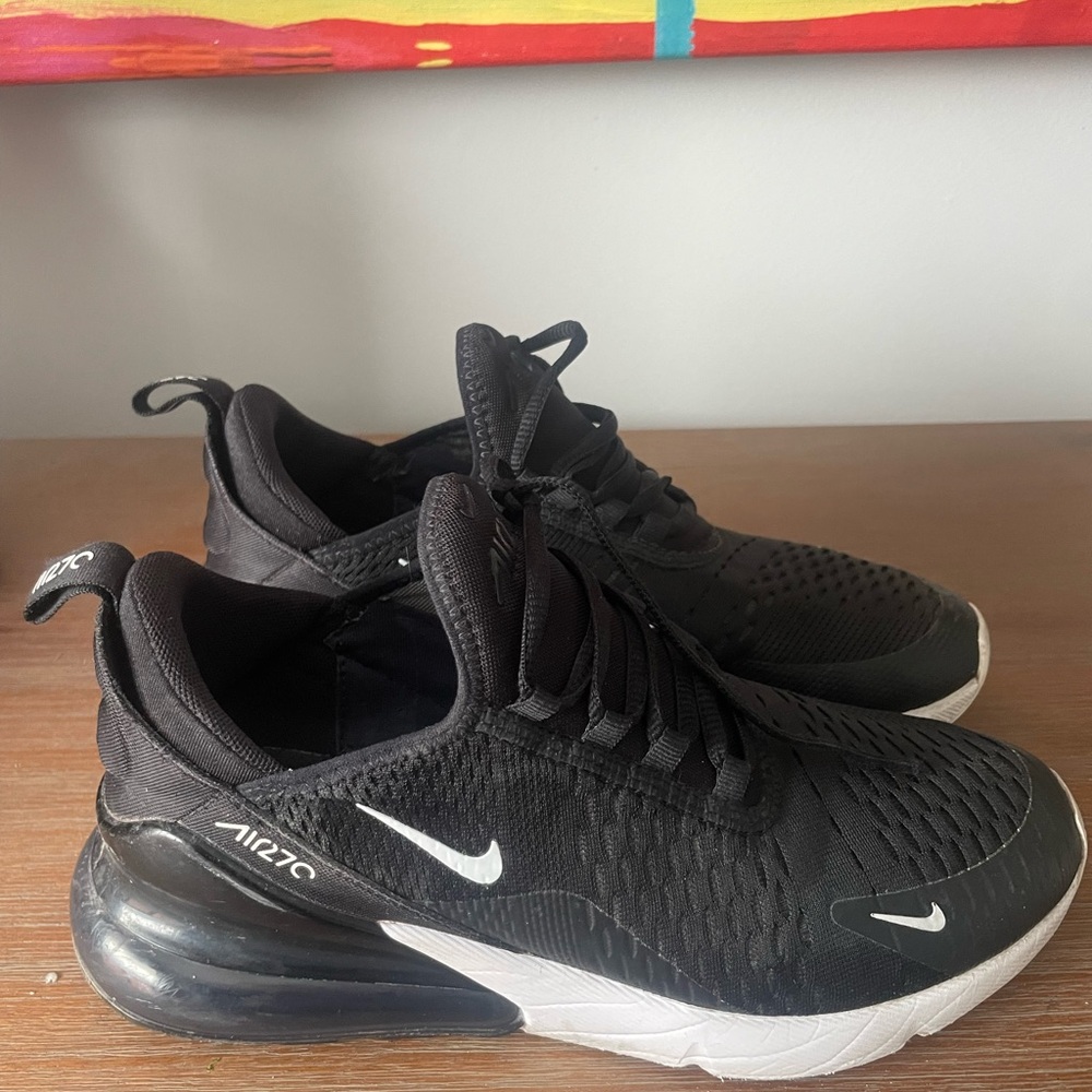Nike Black & White Air Max 270 Running Shoes - Mens 7/ Womens 8.5